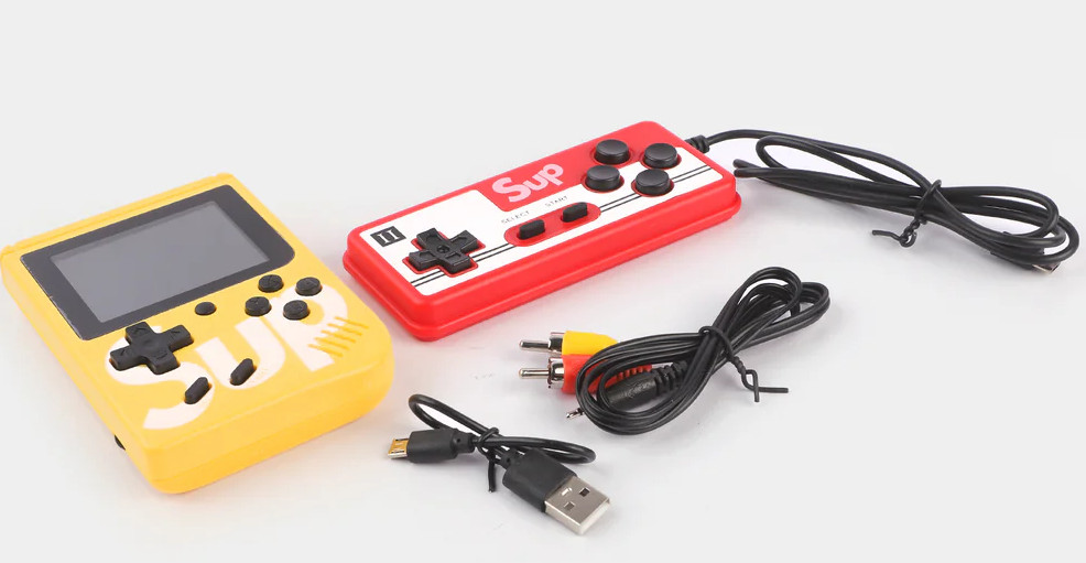 VIDEO GAME RETRO 3”LED LARGE SCREEN MINI HANDHELD THIS CAN CONNECT TO TV.128