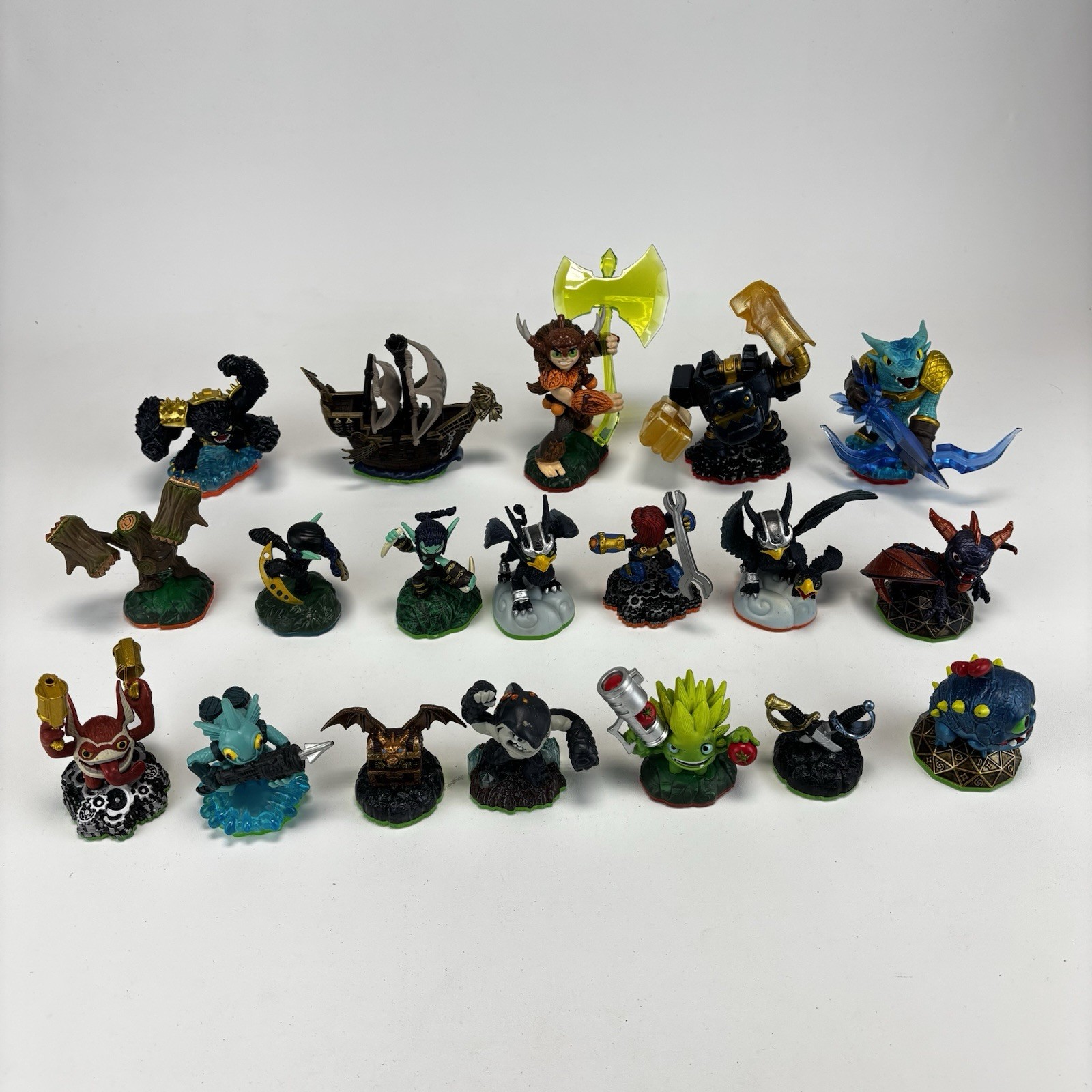 Skylanders Activision Collectible Figures LOT OF 19 PCs Mixed Toy Vintage Spyro