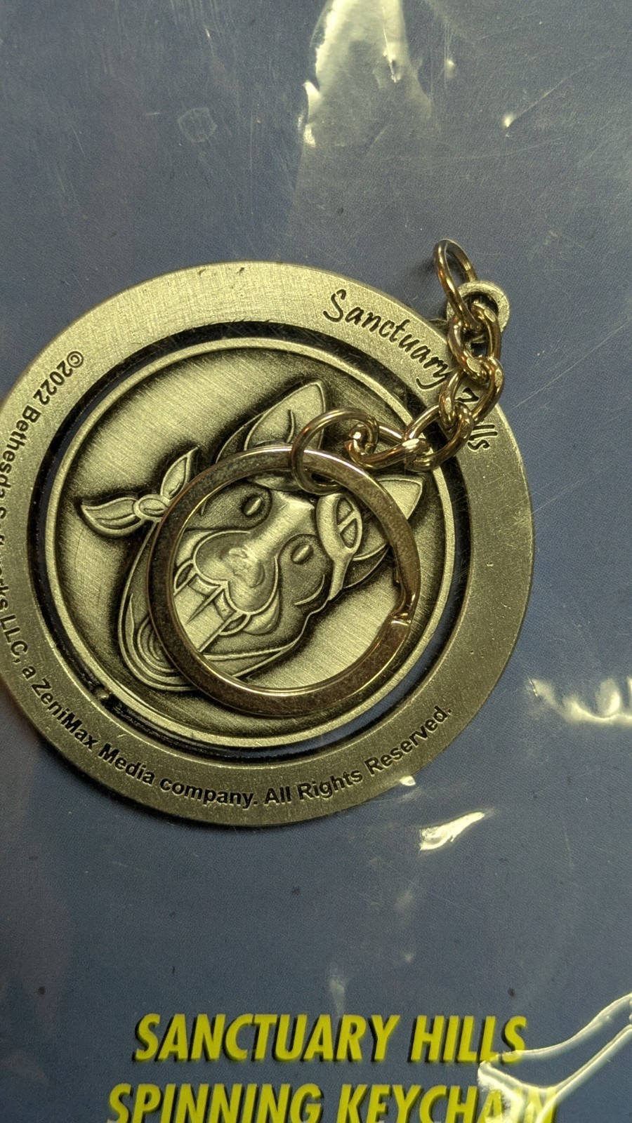 Bethesda Fallout Loot Crate Sanctuary Hills Spinning Keychain