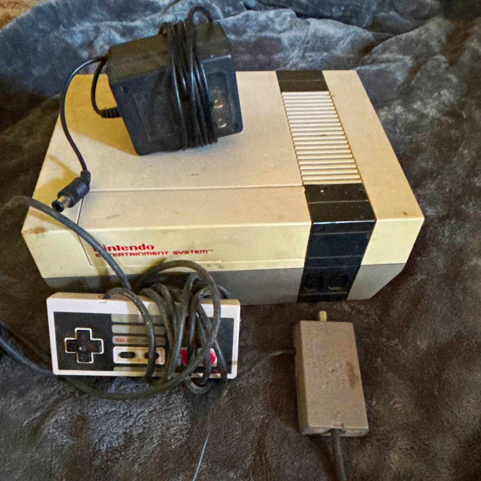 TESTED WORKING Nintendo Entertainment System Console C w/ Controller & Cables
