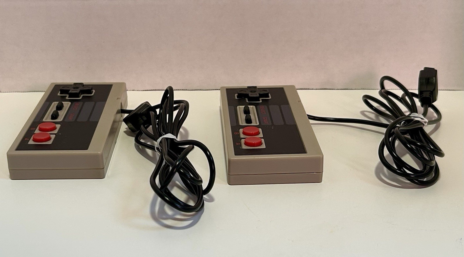 Knockoff NES Classic Edition OEM Mini Console, Controller & Cords 88 Games In 1