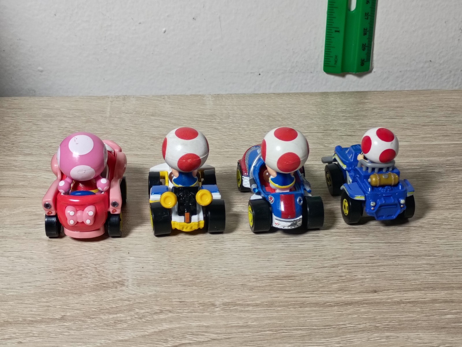 4-PK SUPER MARIO KART Hot Wheels Toadette Toad Birthday Girl Sneaker Movie
