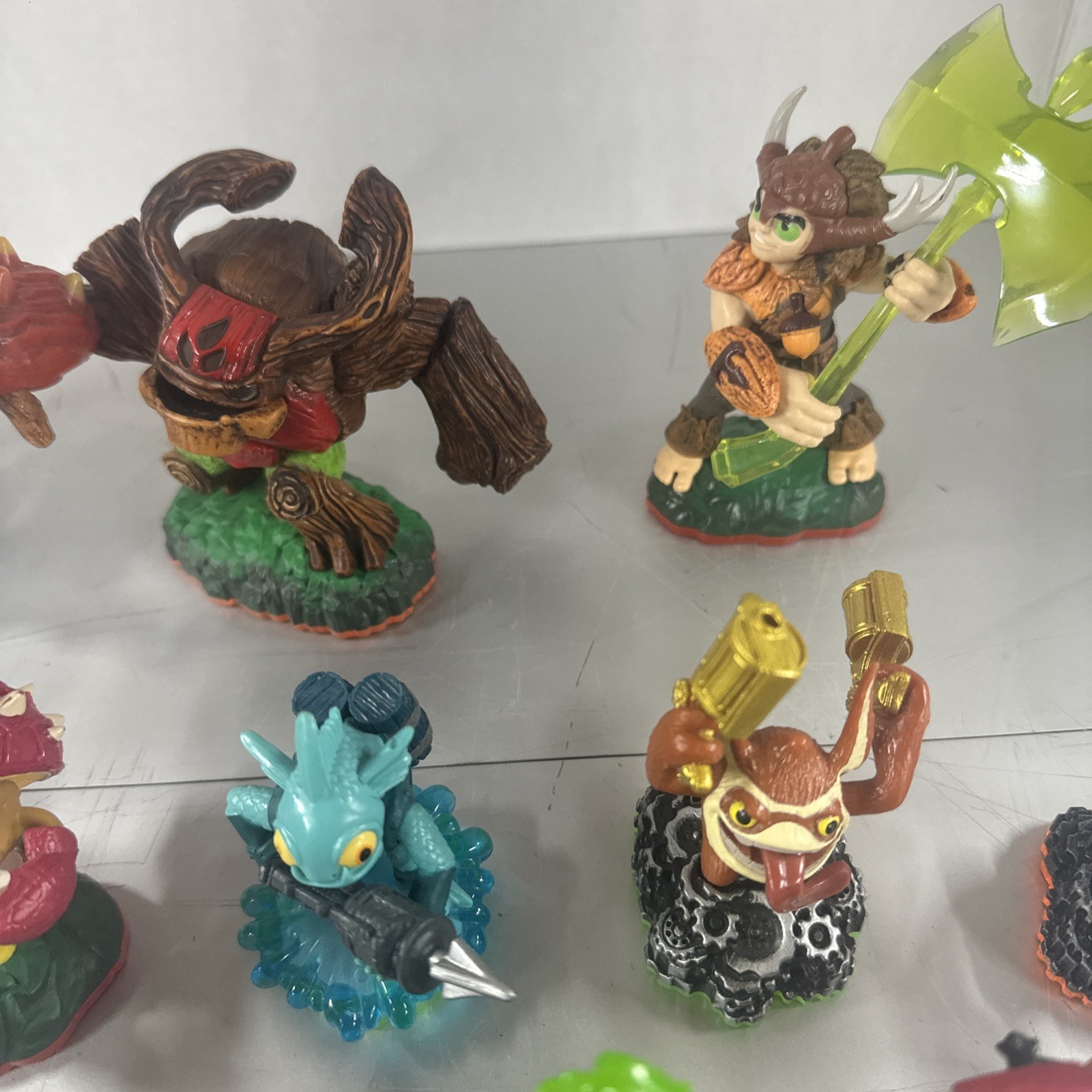 Skylanders Trap Team Lot Of 17 Figures, One Missing Hand