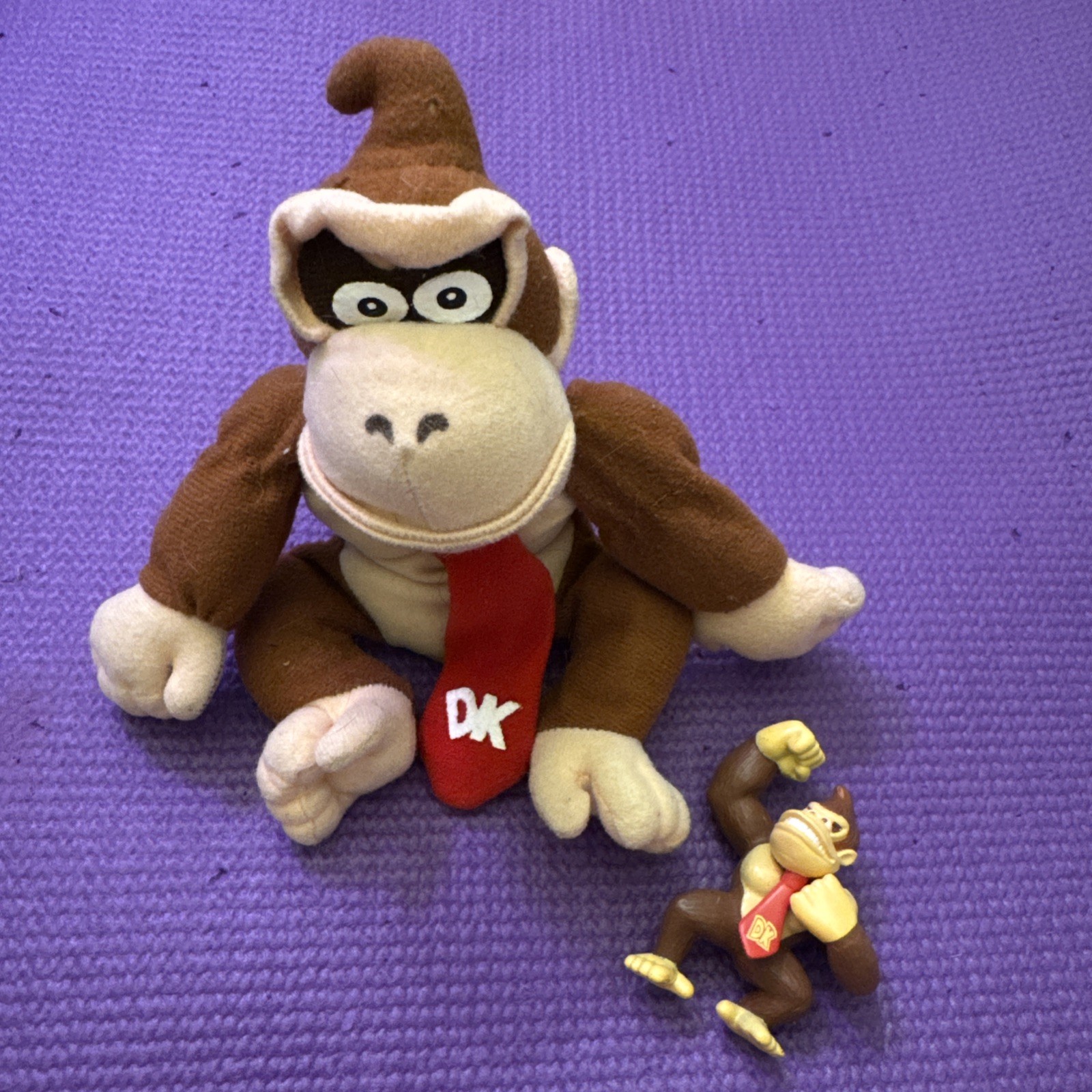 Vintage 1997 BD&A Nintendo Donkey Kong 64 Beanie Bean Bag Plush + Figure