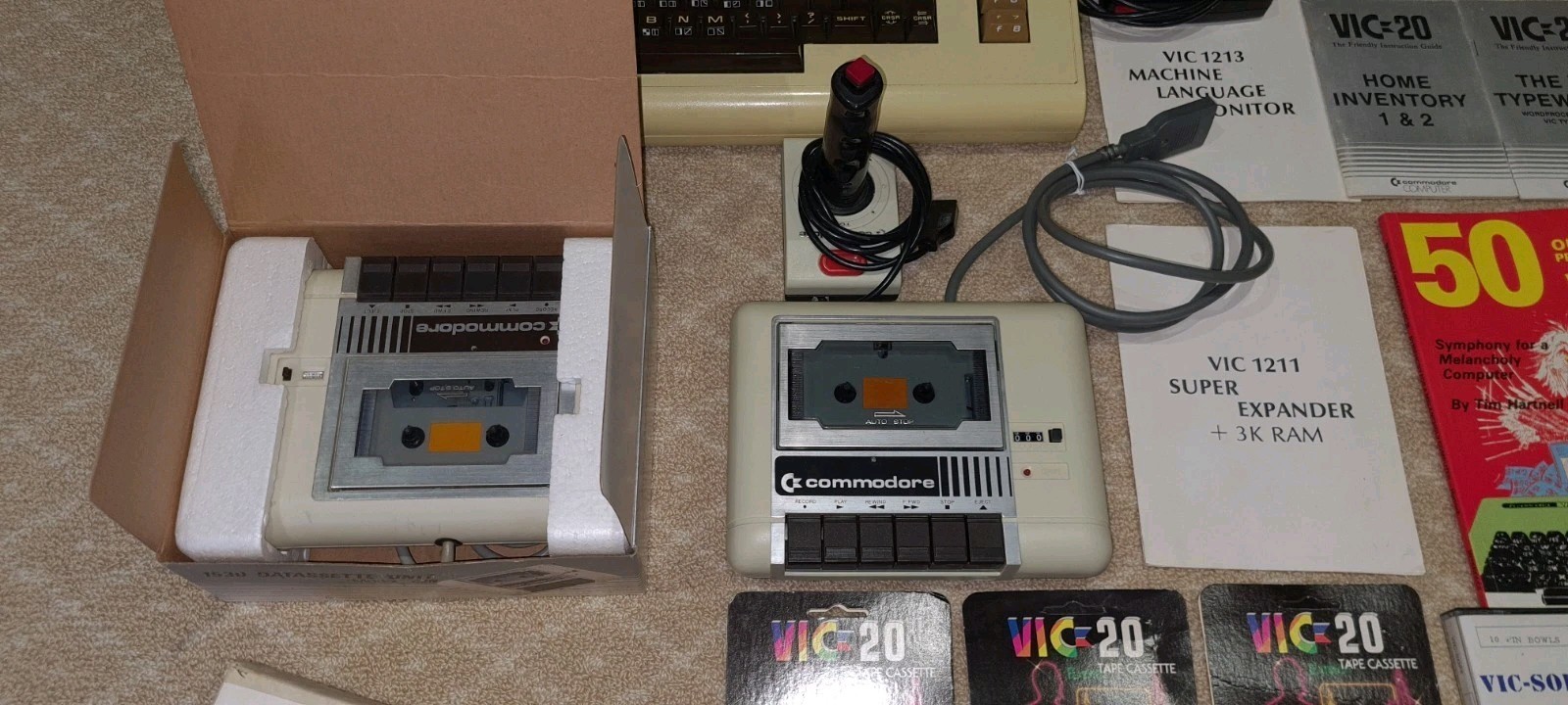 Commodore Vic 20 Boxed VINTAGE BUNDLE VIDEO AND COMPUTER GAME NOSTALGIA RARE
