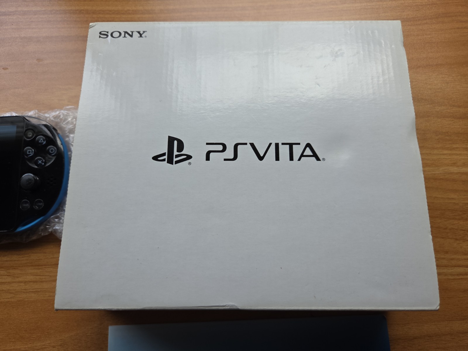 Sony PlayStation Vita Slim PS VITA Pch-2000 Black And Blue Console Boxed