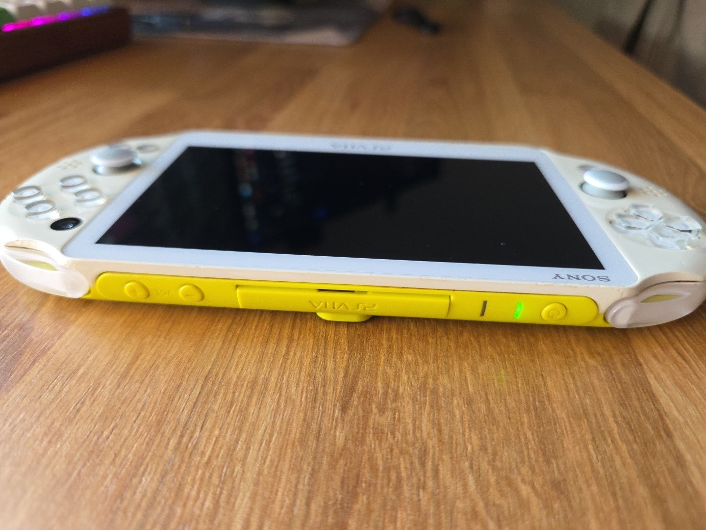 Sony PlayStation Vita Slim PS VITA Pch-2000 Lime Green Console