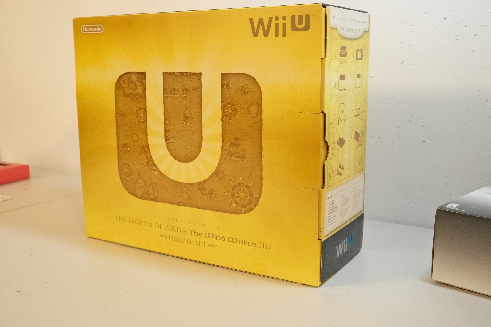 Nintendo Wii U The Legend of Zelda The Wind Waker HD Deluxe Set 32GB Console New