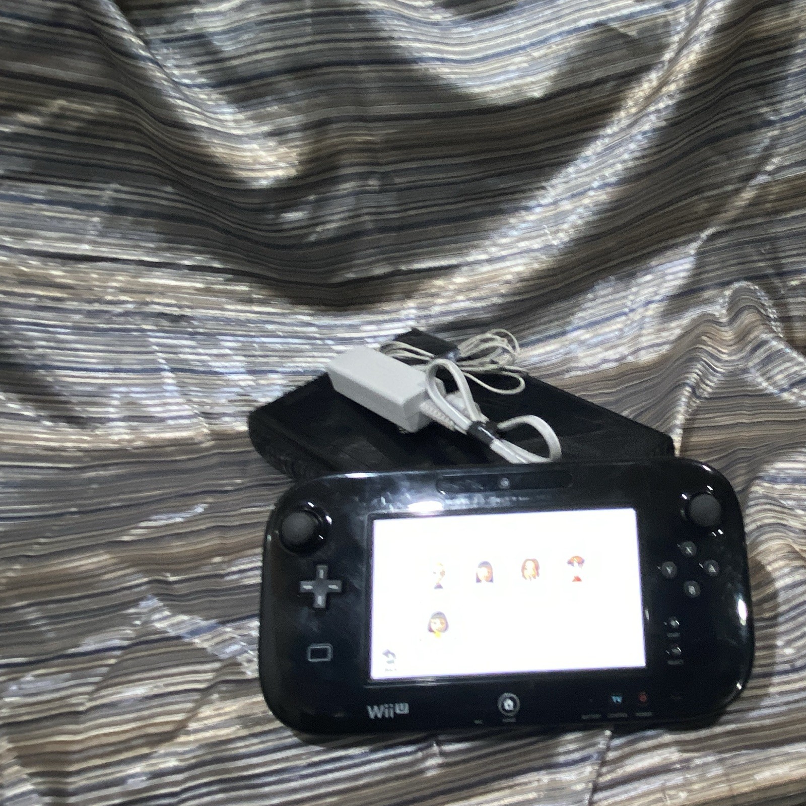 Nintendo Wii U 32GB Black Console w/ GamePad, NTSC-U/C (US/Canada)