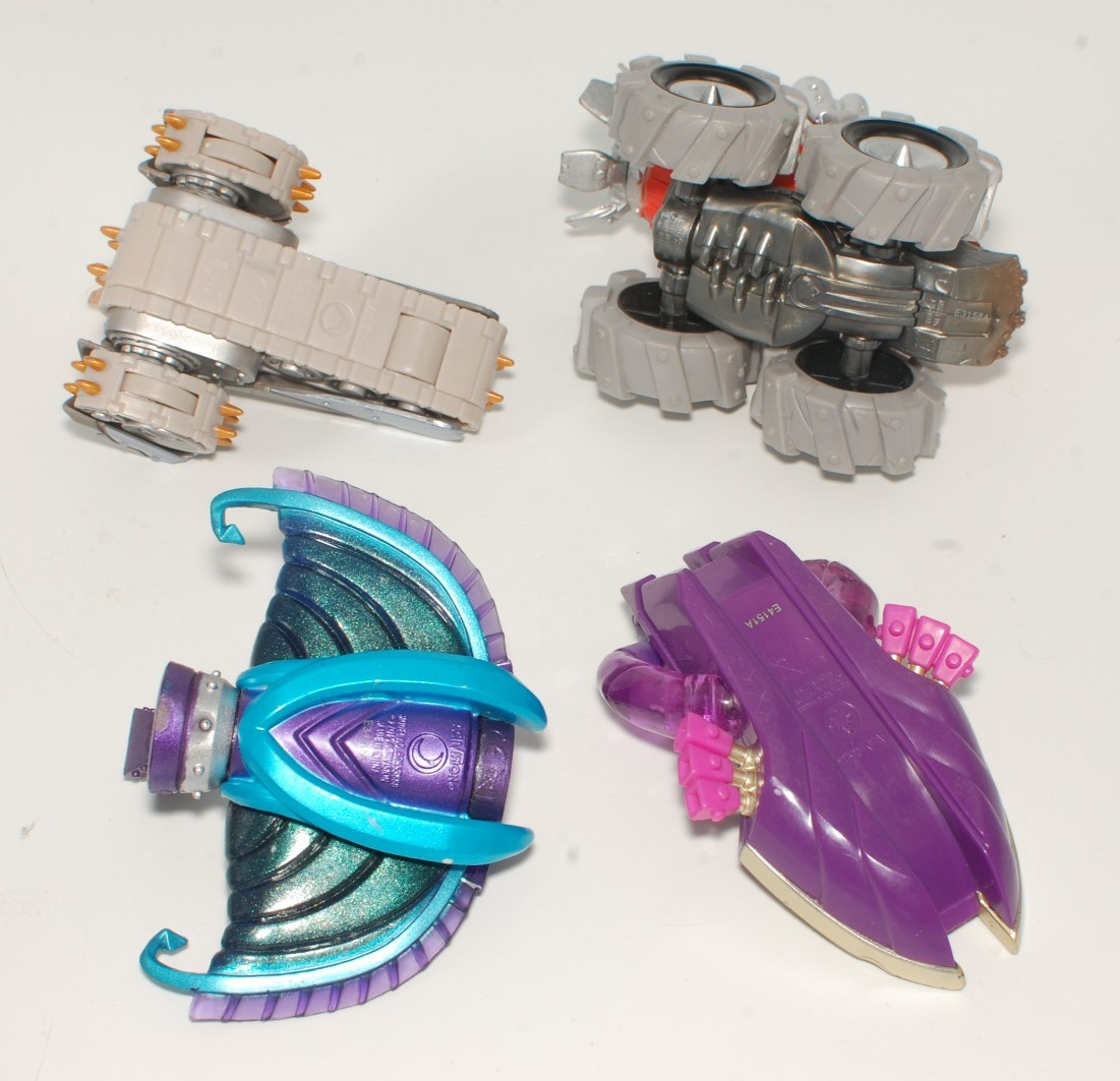 Skylanders Superchargers Lot of 9 Vehicles, 2 Racing Trophy, 4 Character Figures