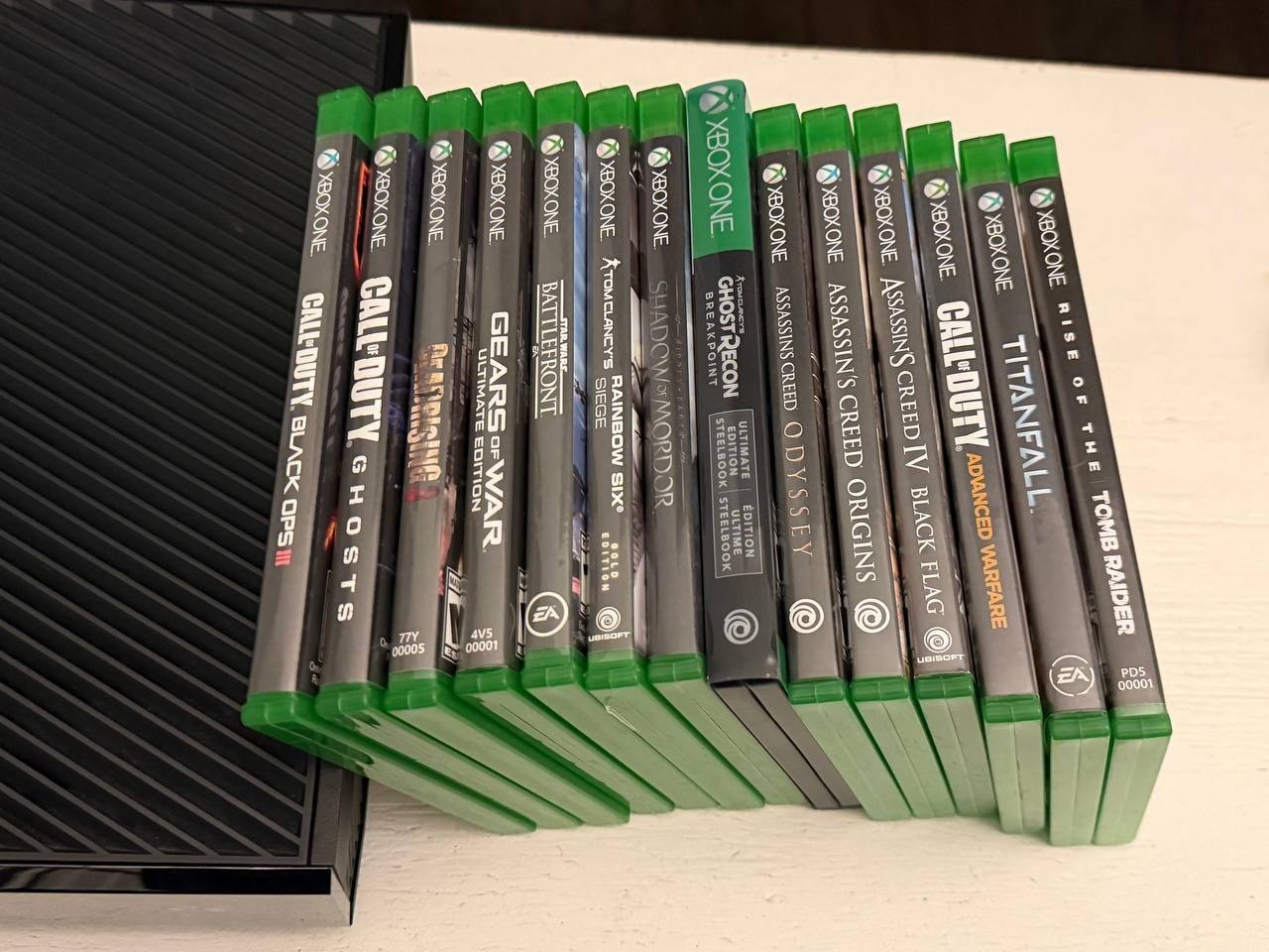 Xbox One (500 GB) with 14 games in good condition