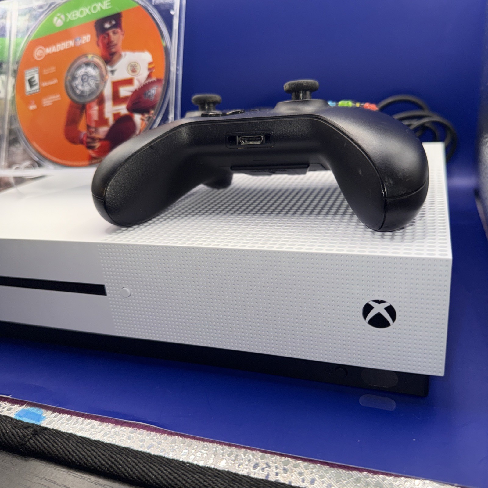 Microsoft Xbox One S 500GB Console – White With Cables & Games (4) Bundle