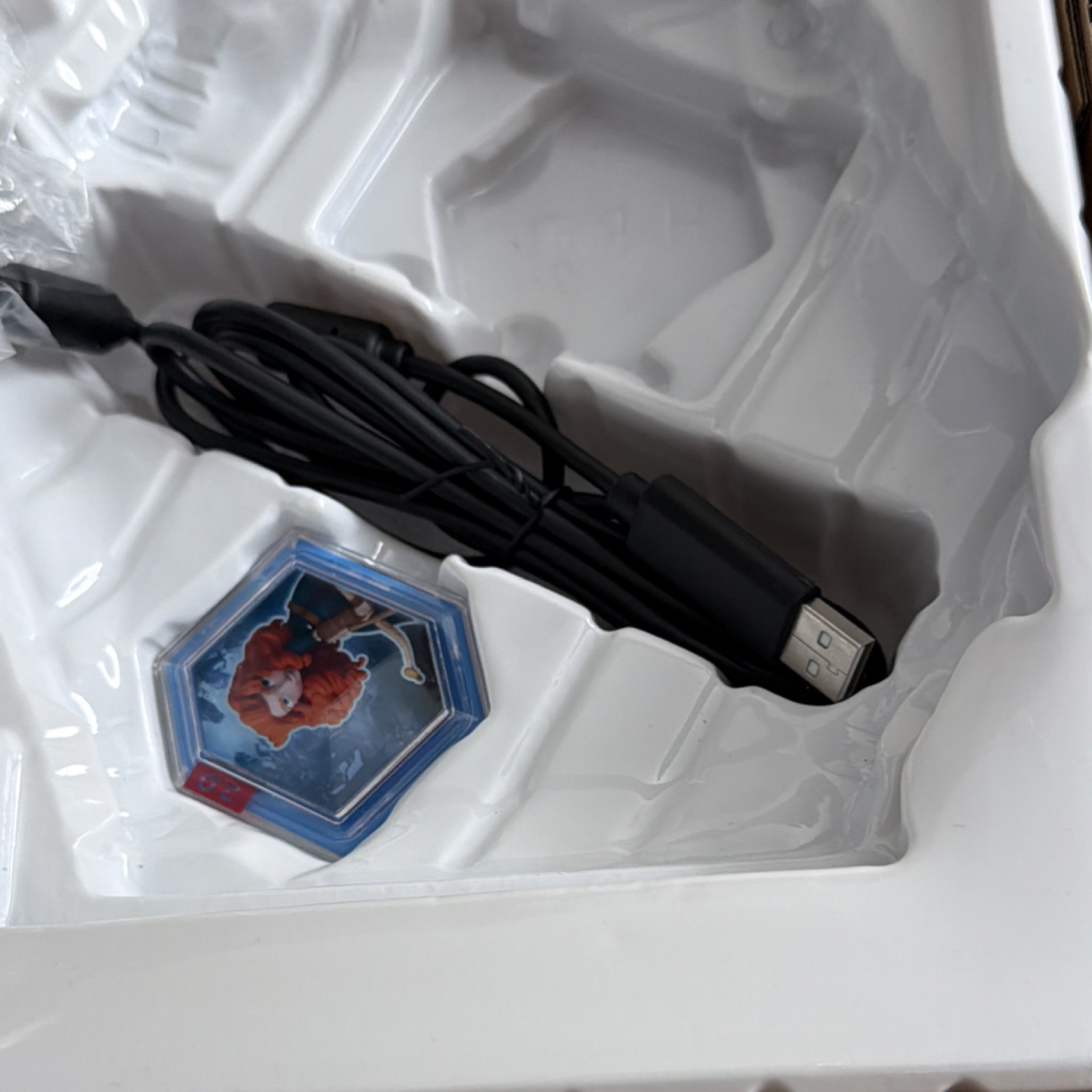 Disney Infinity 2.0 Edition Toy Box Starter Pack PS4 Merida & Stitch Figures