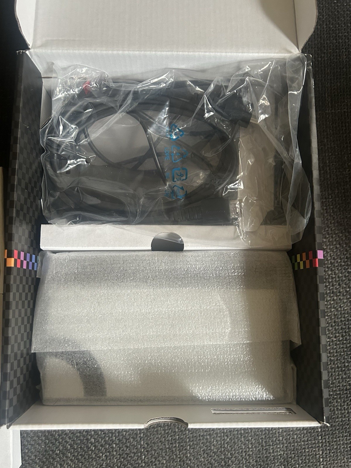 Nintendo Switch OLED – Excellent condition, Complete in Box