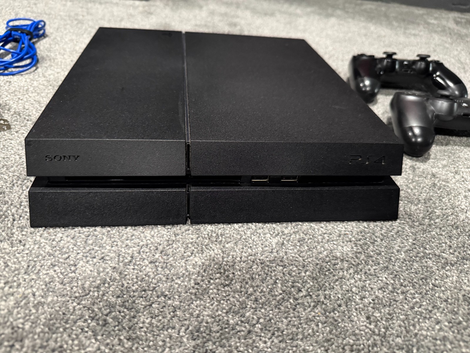 Sony PlayStation 4 PS4 500gb Console BUNDLE W/ 2 Controllers + Watchdogs Game