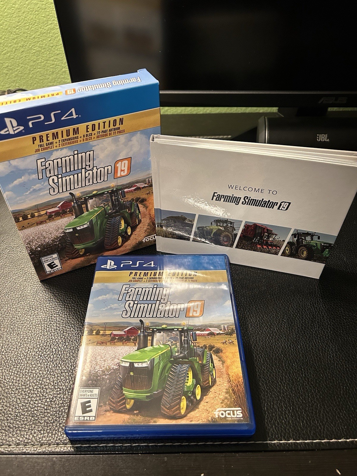 Farming Simulator 19 Premium Edition Bundle PS4