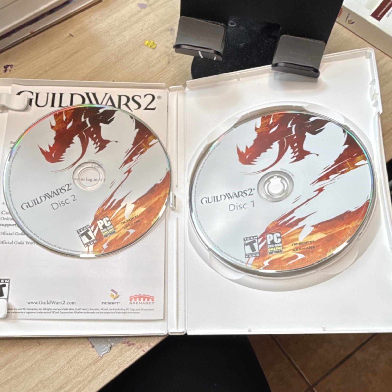 NCsoft Guild Wars 2 PC Role Playing Game 2-Disc w/ Manual T-Teen 2012