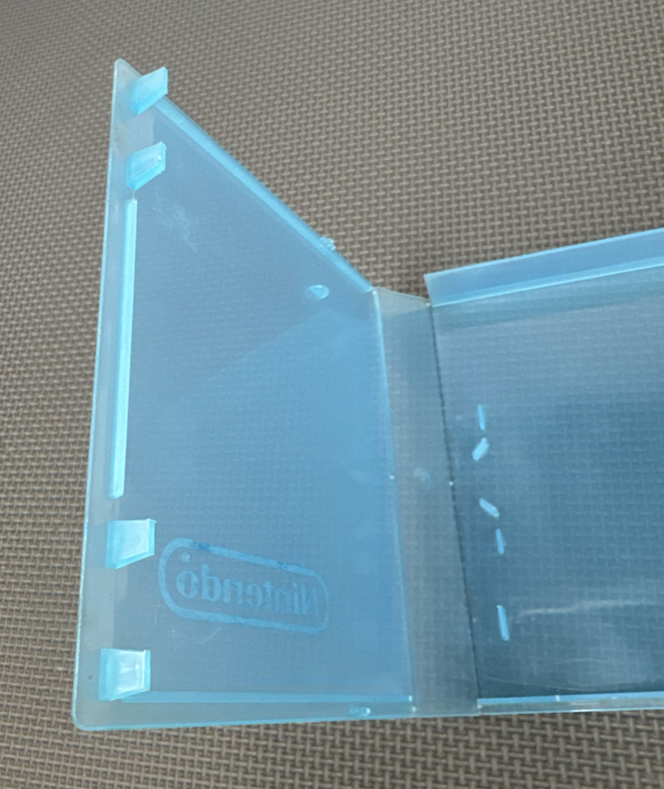 Nintendo Clear Blue Plastic NES Cartridge Hard Clamshell Case
