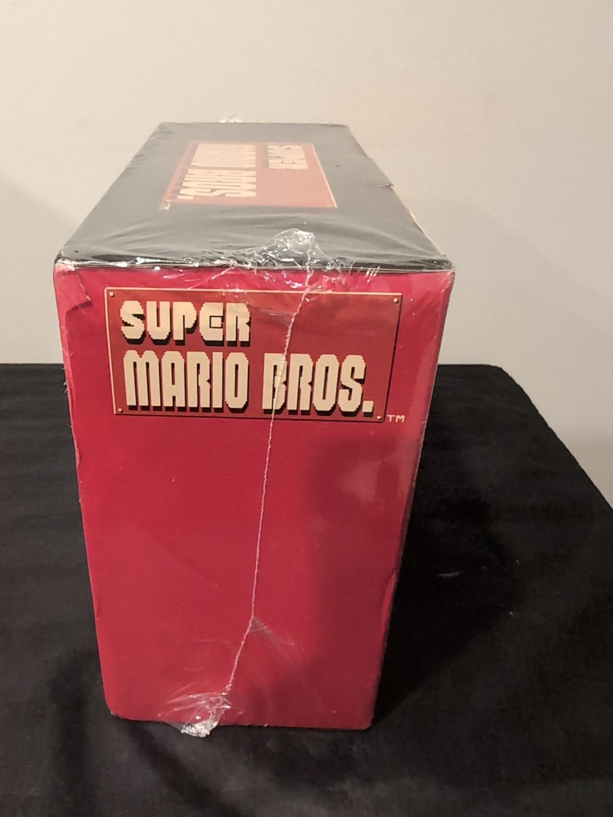 Culture Fly Super Mario Bros. NES Collector’s Box 7pc Gift Set