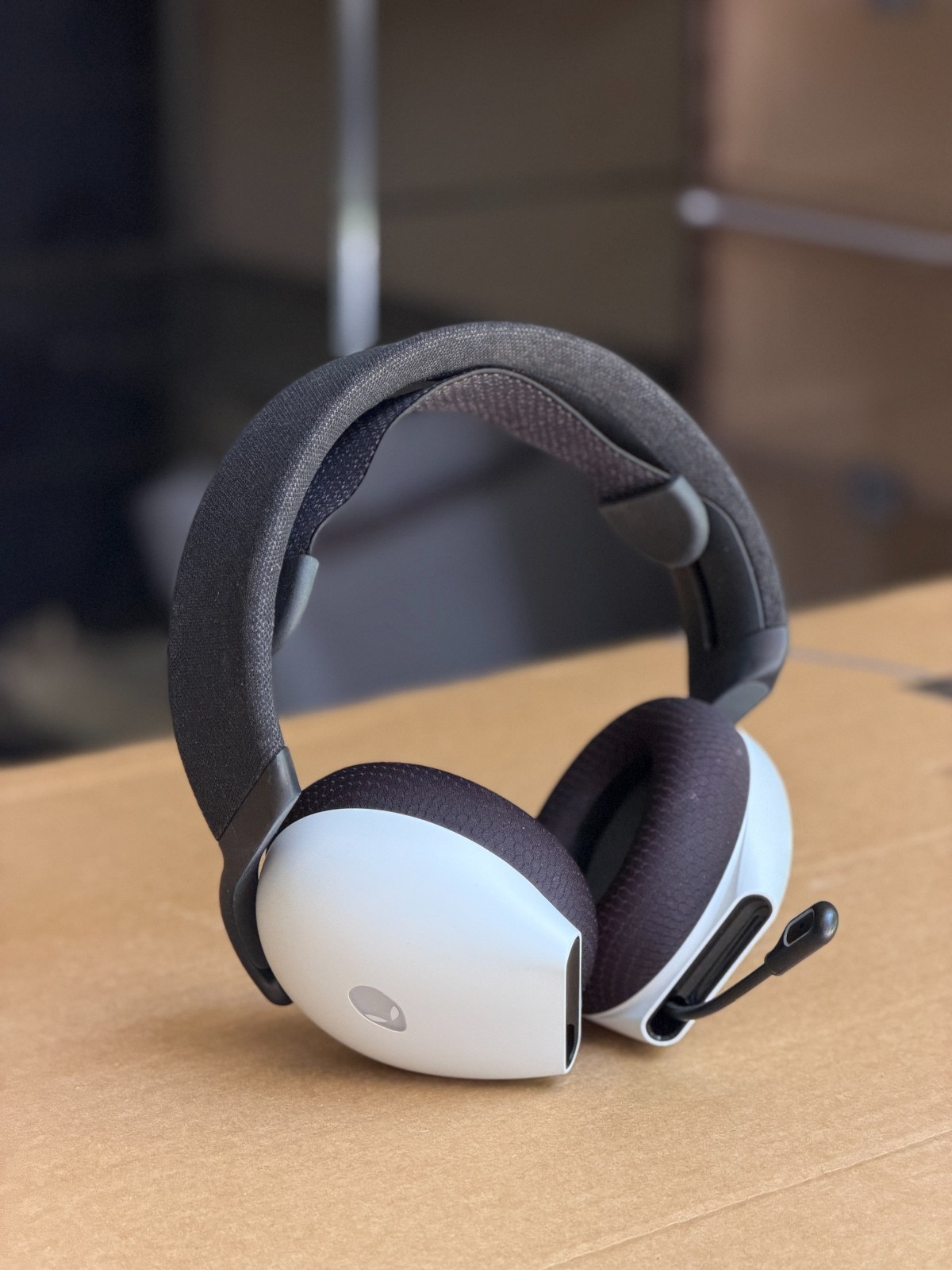 Alienware Tri-Mode Wireless Gaming Headset AW725H – Wired/Wireless, Bluetooth 5.