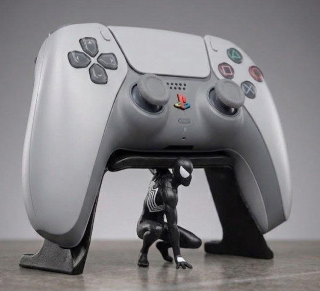 Venom Suit Spider-Man Figure Controller Stand HandPainted PS5 DualSense Holder
