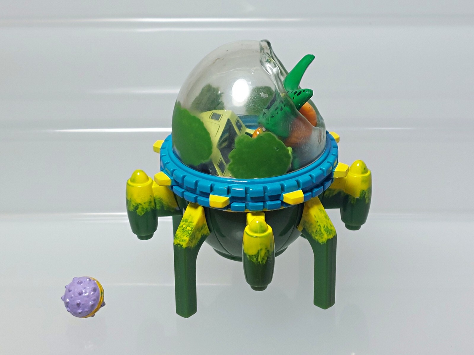Dragon Ball Z Cell & Time Machine (Broken ver) Figure Banpresto Prize 2003 2.4in