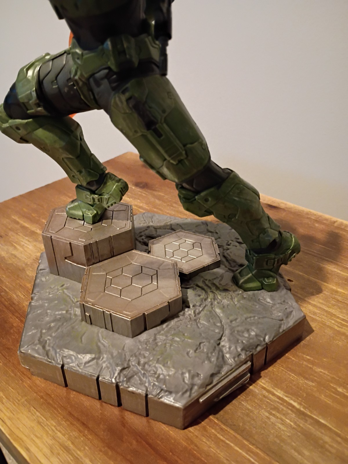 Halo Master Chief ’10 Statue Red Energy Sword Variant. Dark Horse Comics