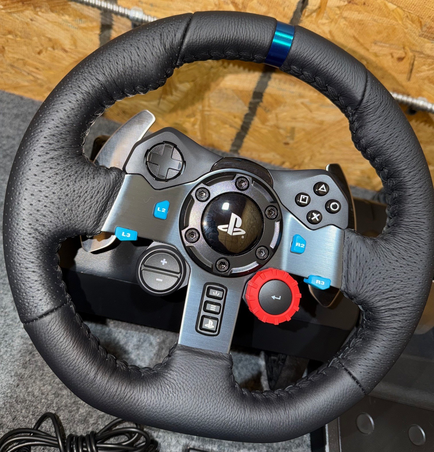 Logitech G29 Driving Force Racing Wheel and Floor Pedals