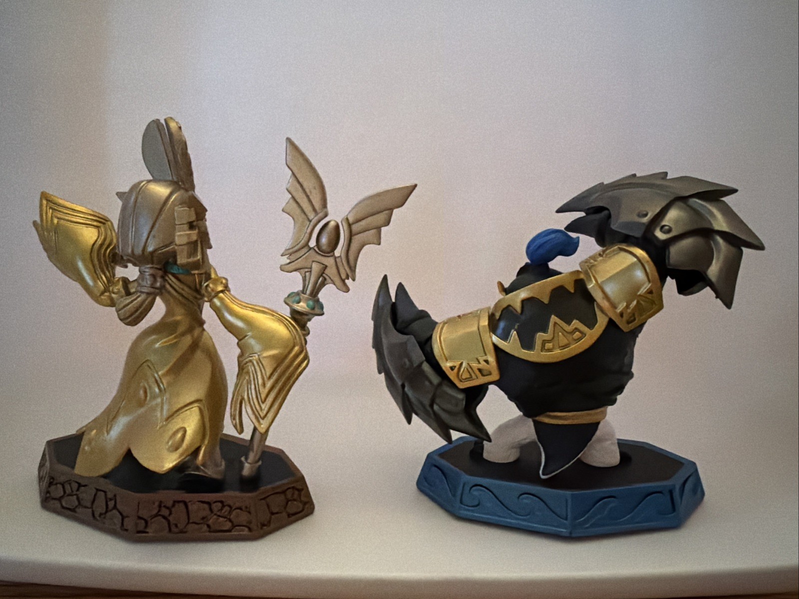 Skylanders Imaginators Lot Of 4: Master King Pen, Golden Queen, Crystals