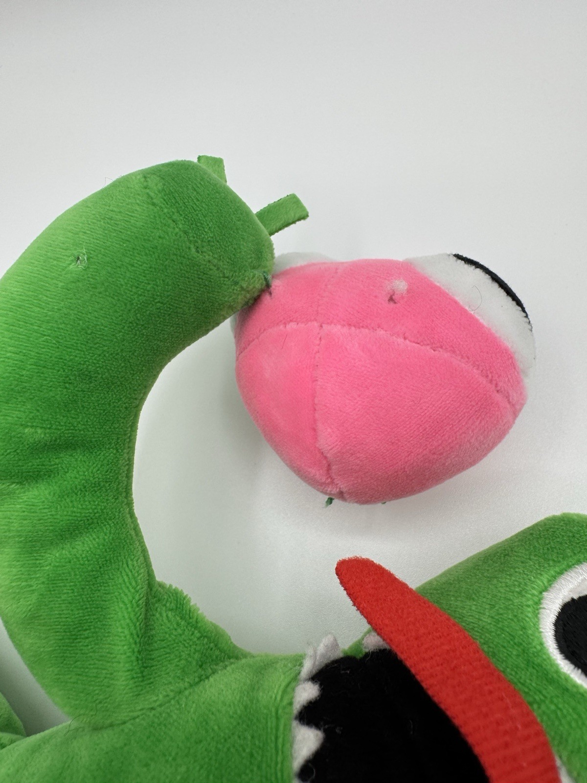 Lot Of 2 Rainbow Friends Green 8″ Plush Stuffed Toy NO TAG & DAMAGE