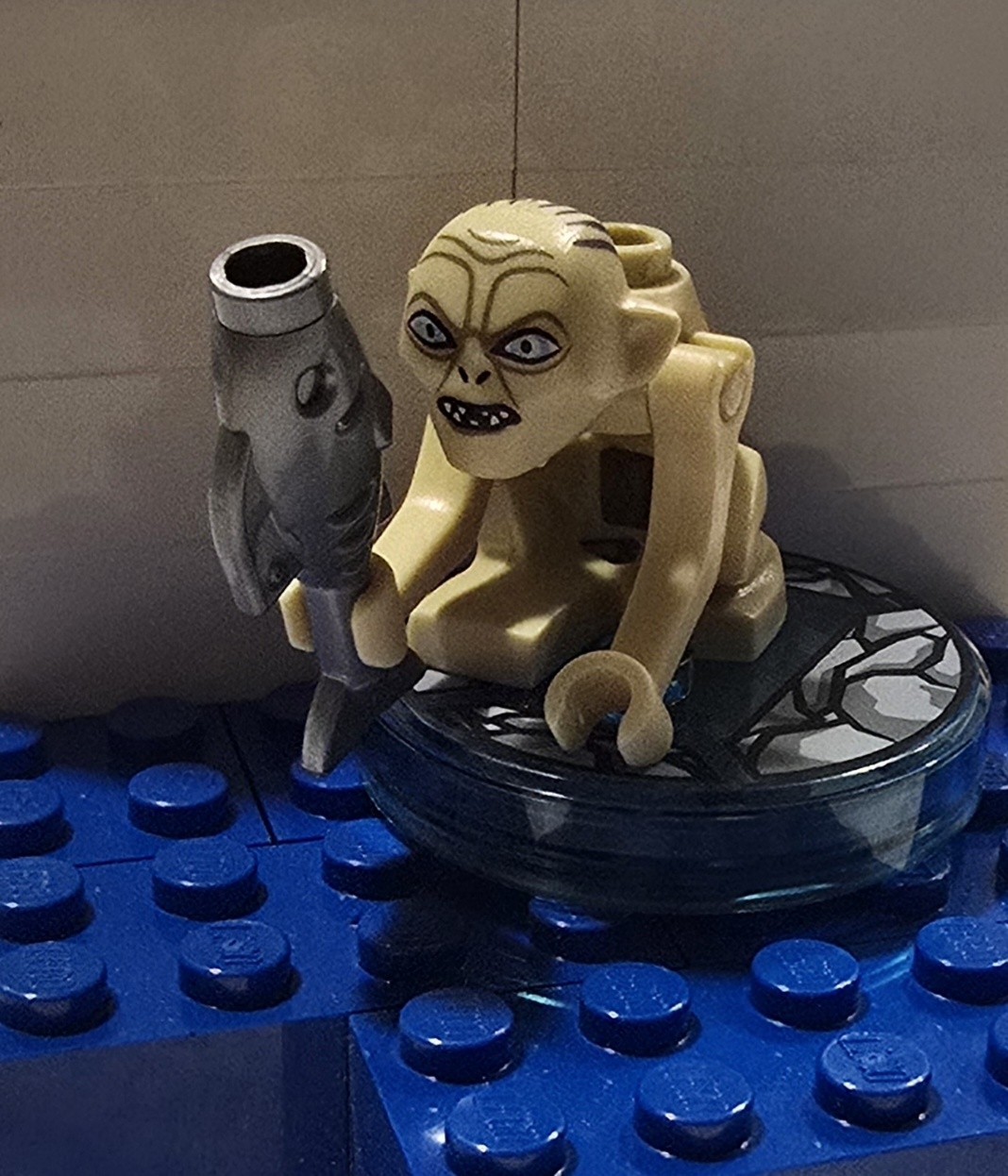 Lego Dimensions Gollum With Fish And Tag