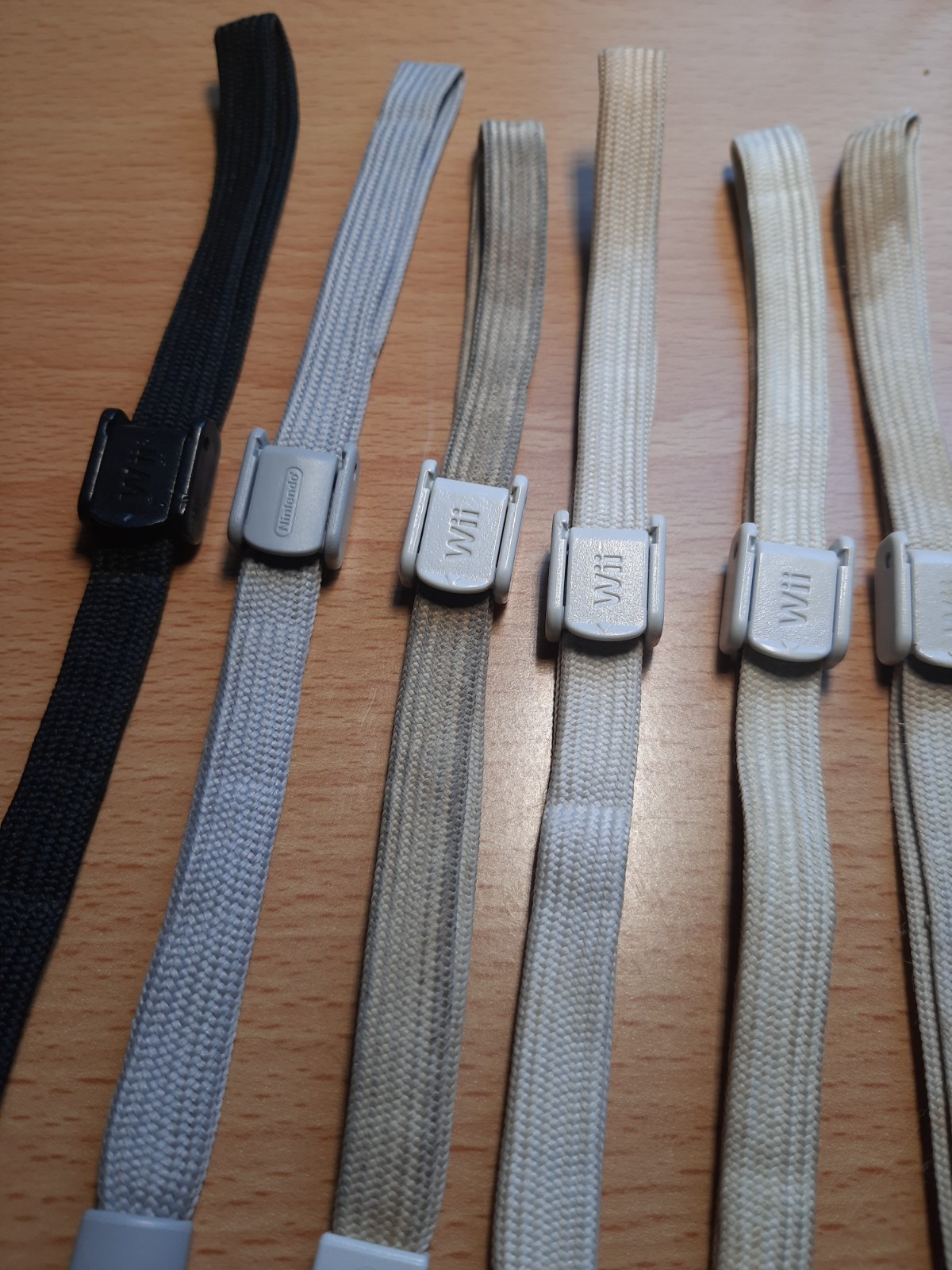 (6) OEM Nintendo Wii Remote Wrist Straps RVL-018 and (2) Generic Straps