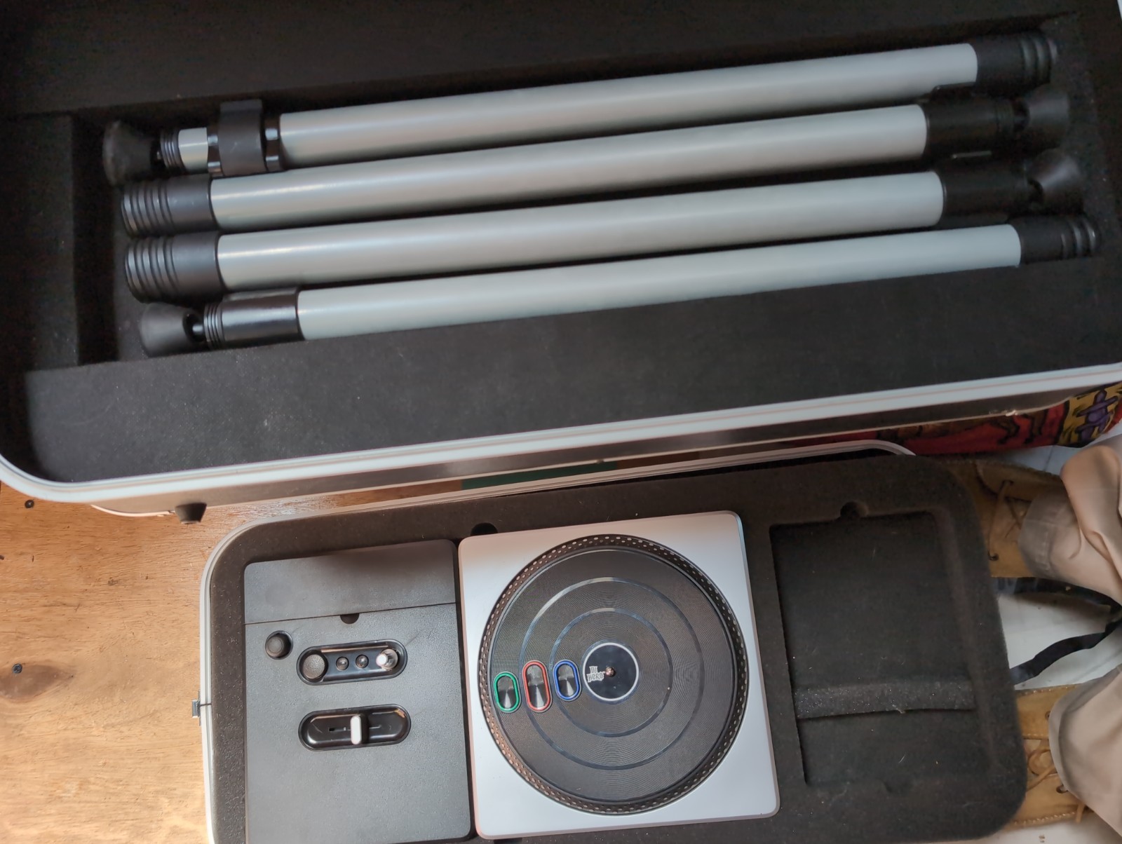 DJ HERO RENEGADE EDITION NINTENDO WII PAL EMINEM JAY-Z – Untested – Complete