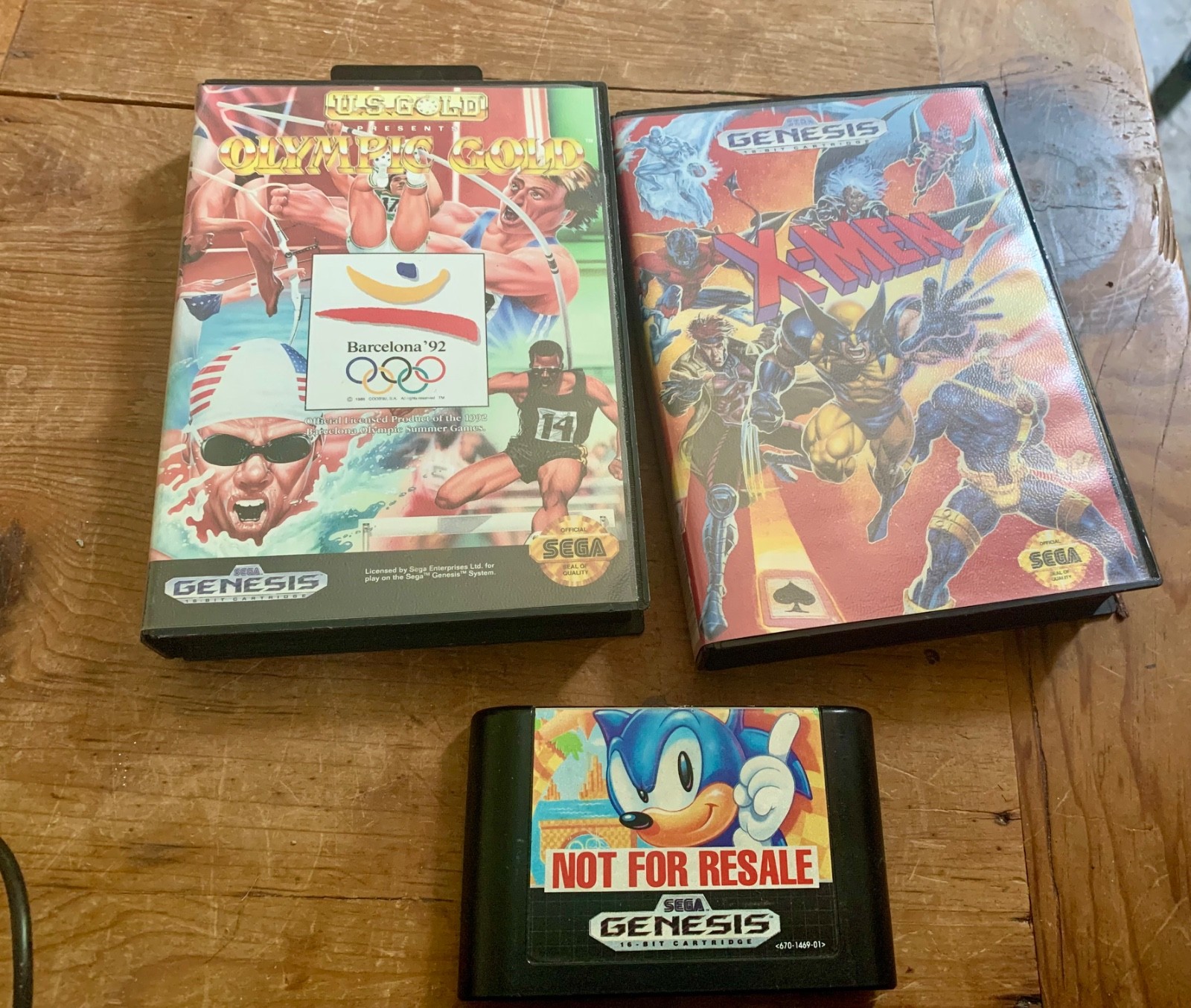Sega Genesis 16-bit Model 1601 with one controller, power cords and 3 games