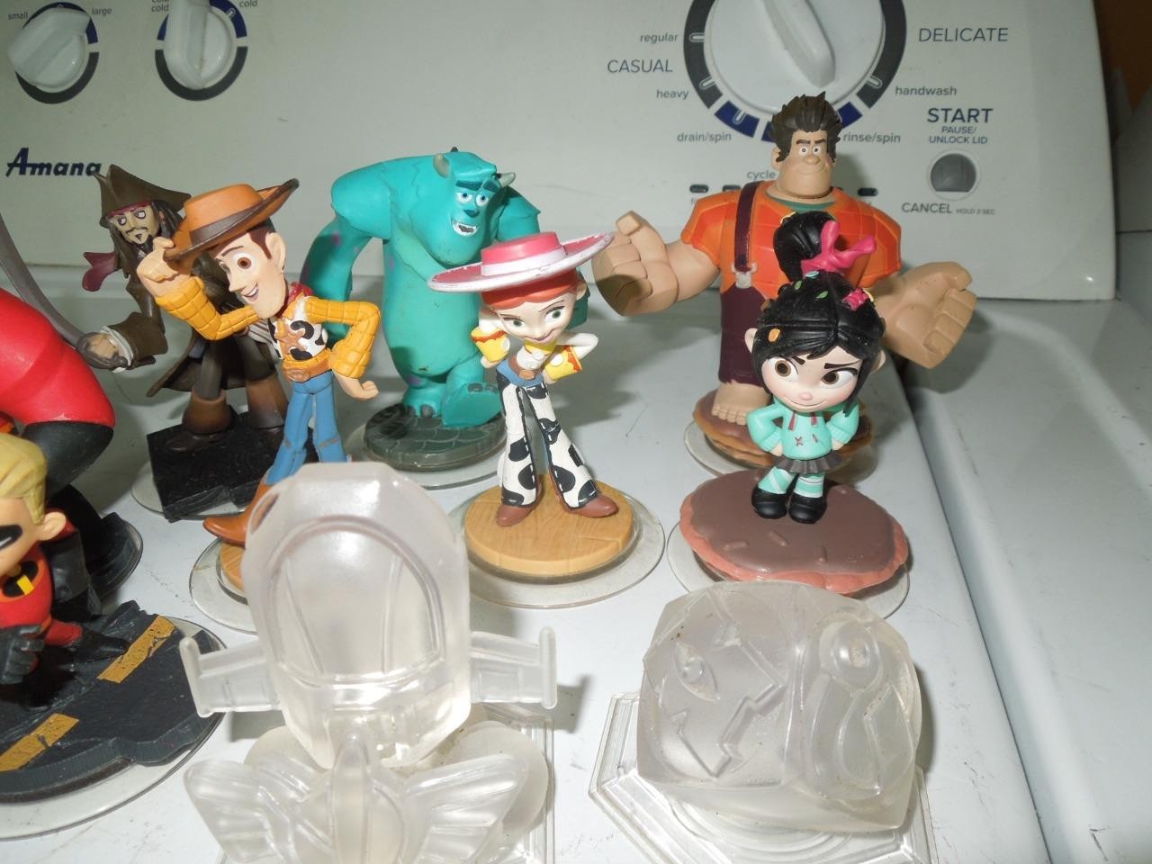 Star Wars, CARS, Toy Story – Disney Infinity Action Figure & Playset Crystal lot