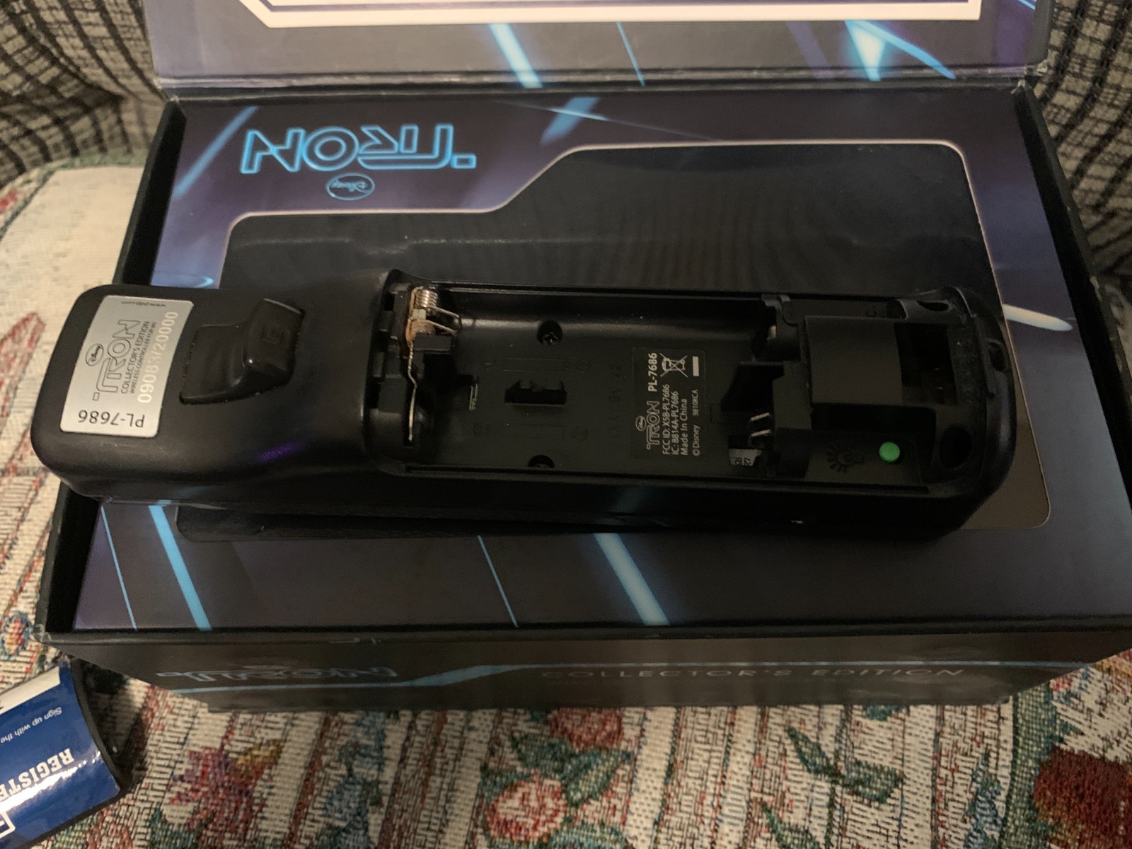 Tron Wii Remote Collectors Edition Nintendo Wii Controller 9083/20000 w/Box