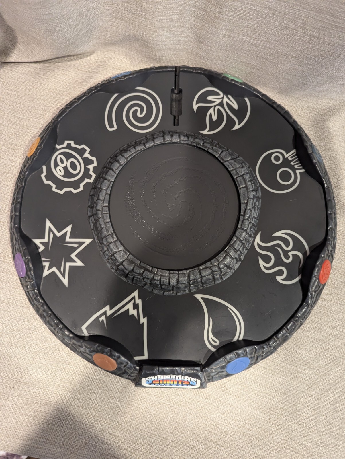 Skylanders Giants Battle Arena Portal Base Holds 16 Action Figures Lights Up 15″