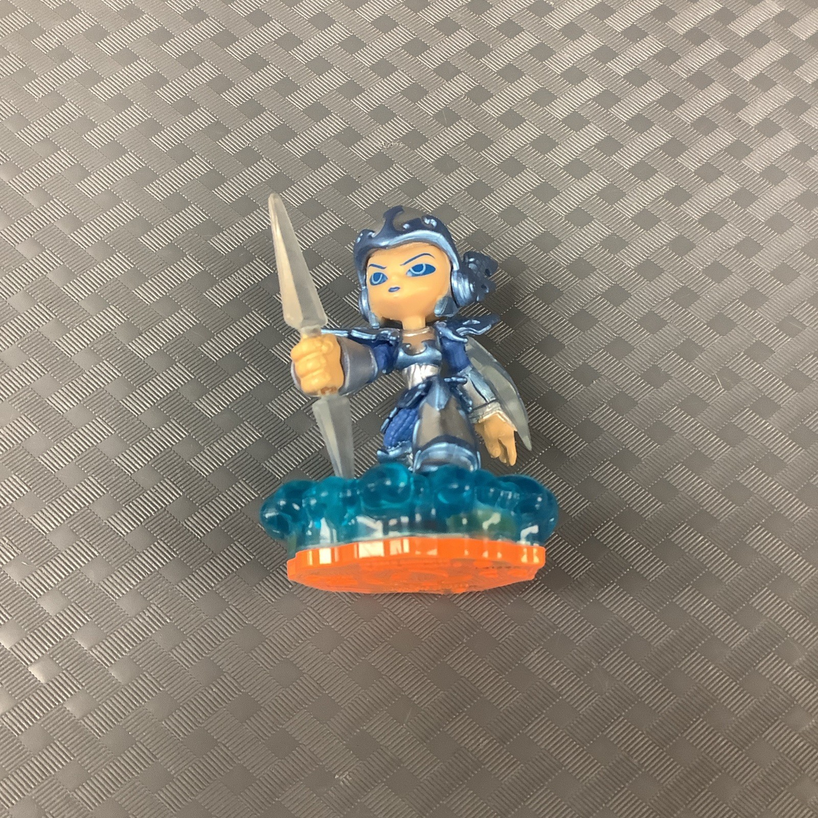 SKYLANDERS GIANTS LIGHTCORE CHILL FIGURE – WATER ELEMENT – Authentic!