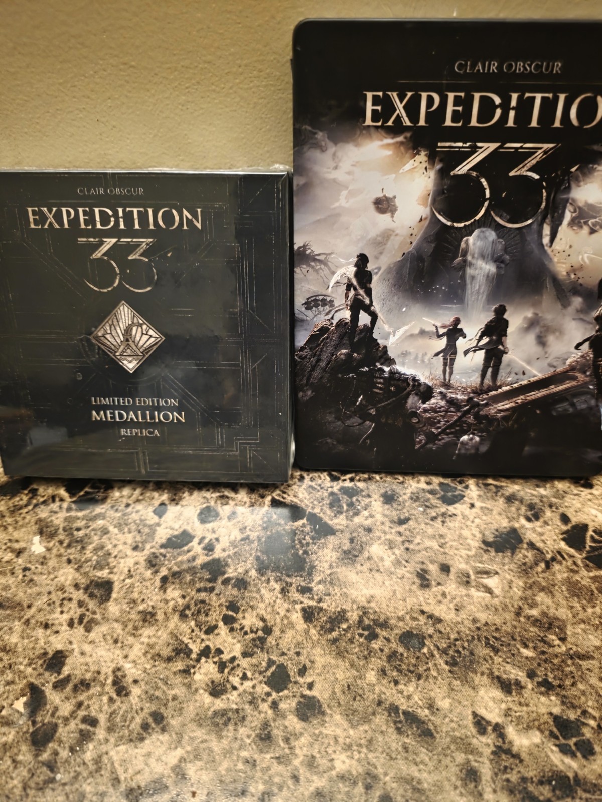 Clair Obscur: Expedition 33 – PlayStation 5 CIB Steelbook W/ Medallion New
