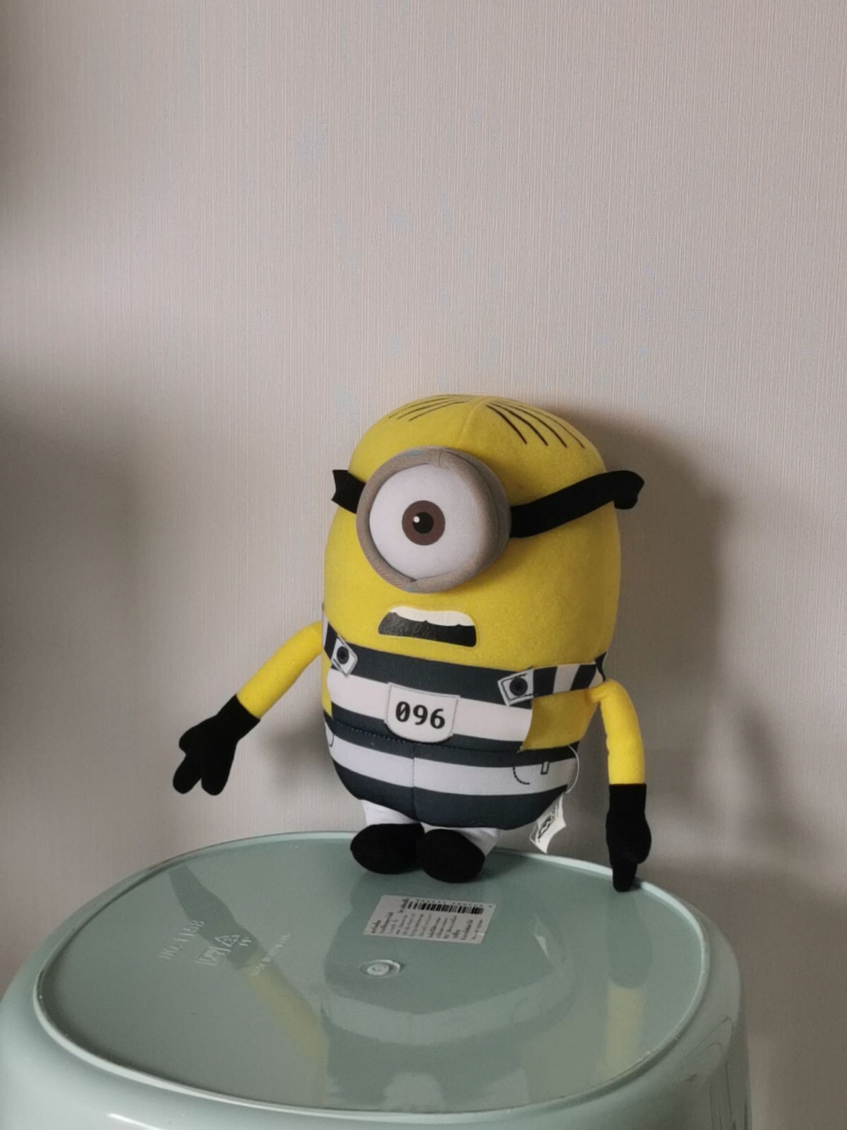 Minion 096 Universal Singapore Studios Lab Prisoner Minion Plush J1