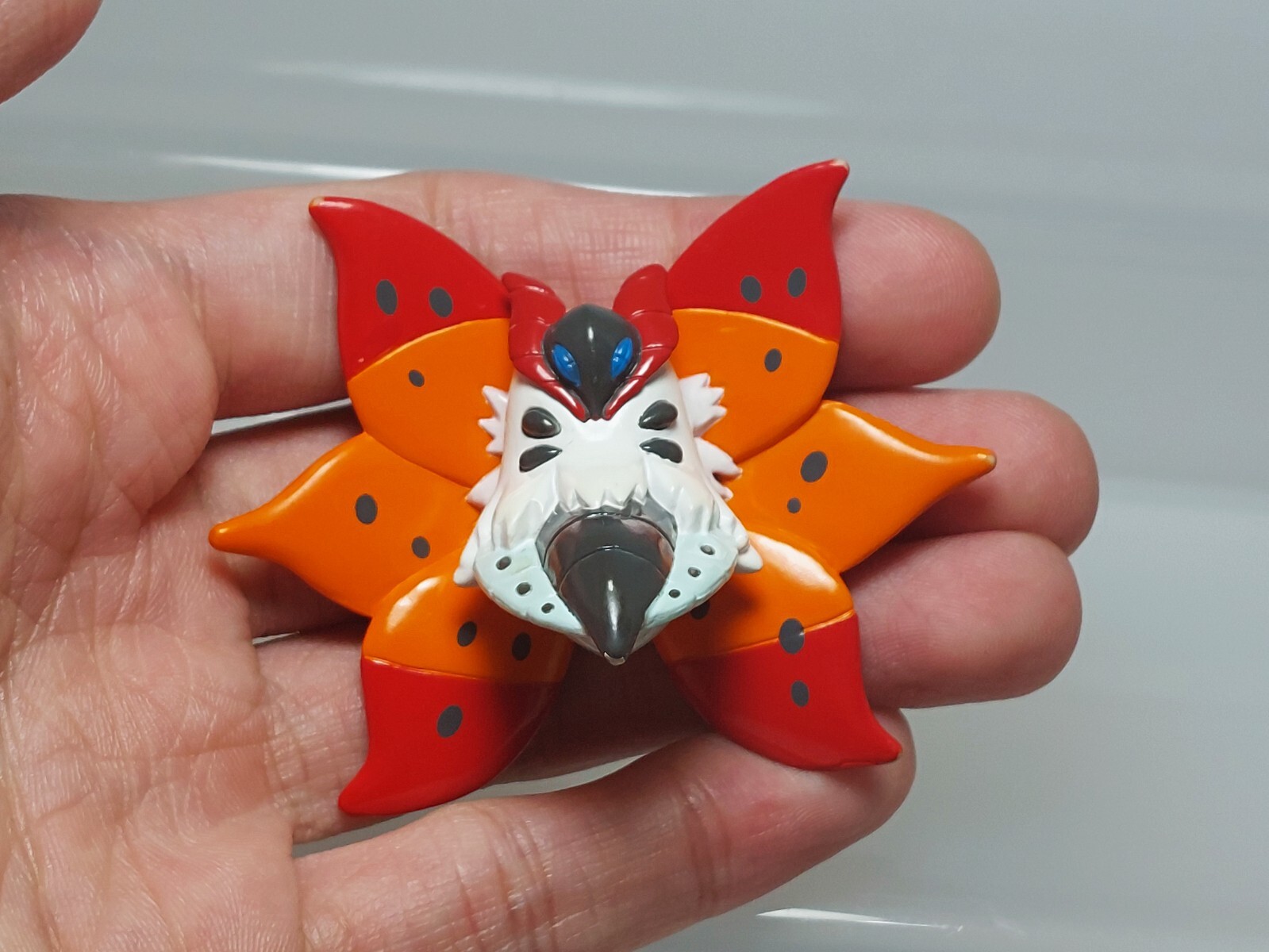 Volcarona Pokemon Monster Collection Figure Takara Tomy 2011 Japan N07 1.8in