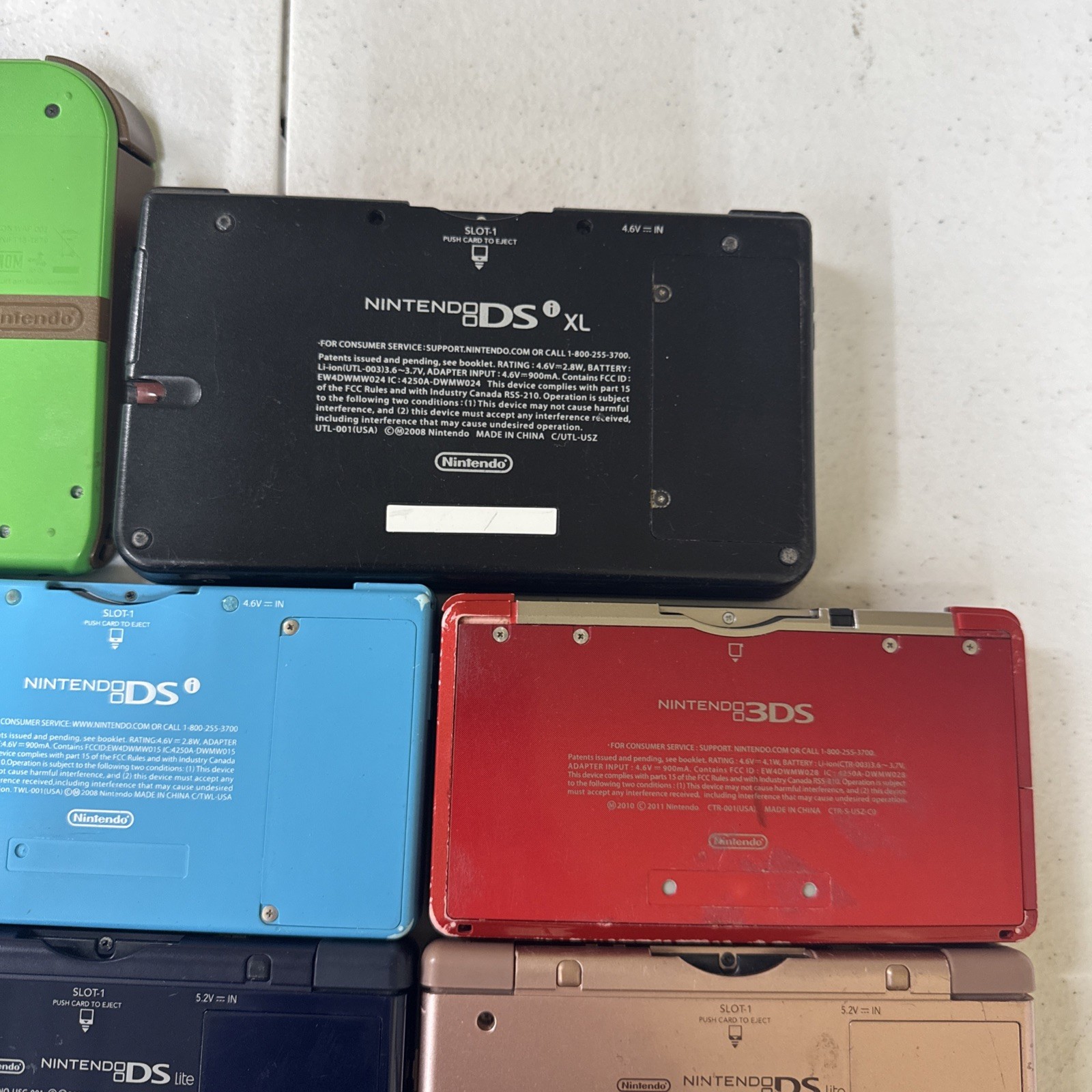 Lot of Nintendo 3DS/2DS/3DS XL Handhelds (For Parts/Repairs)