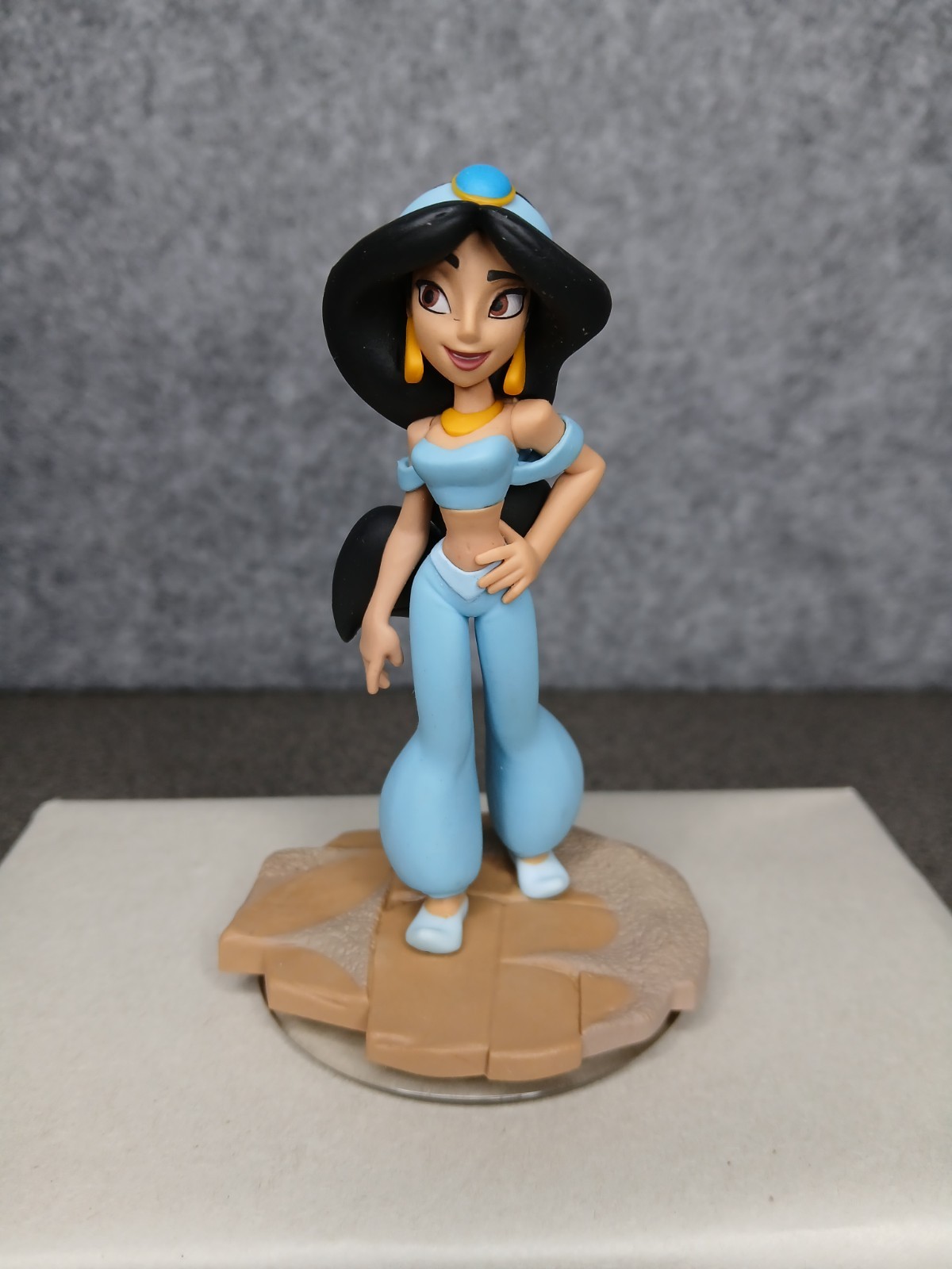 Disney Infinity 2.0 Lot of 8 Figures Baymax Stitch Merida Jasmine Aladdin