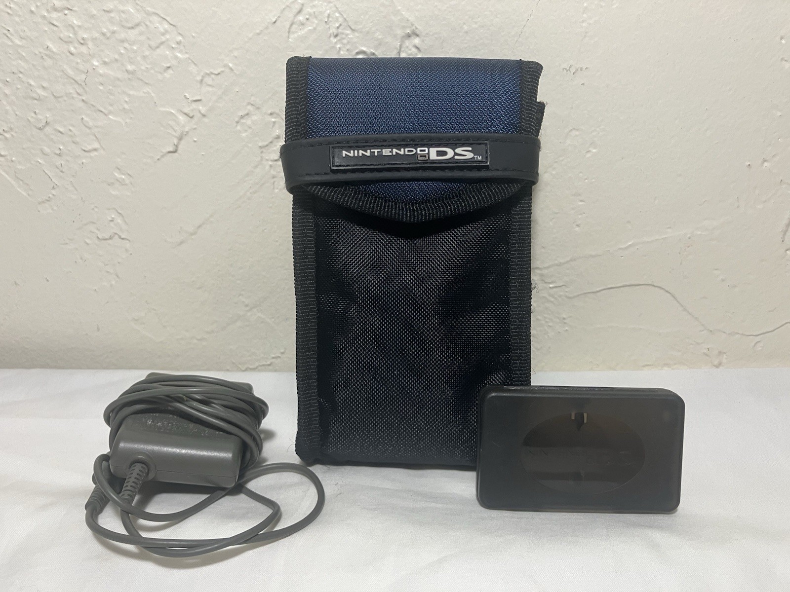 Nintendo DS Lite Black Bundle, 10 Games, 7 DS, 3 GBA, Mario, TMNT, Charger, Case