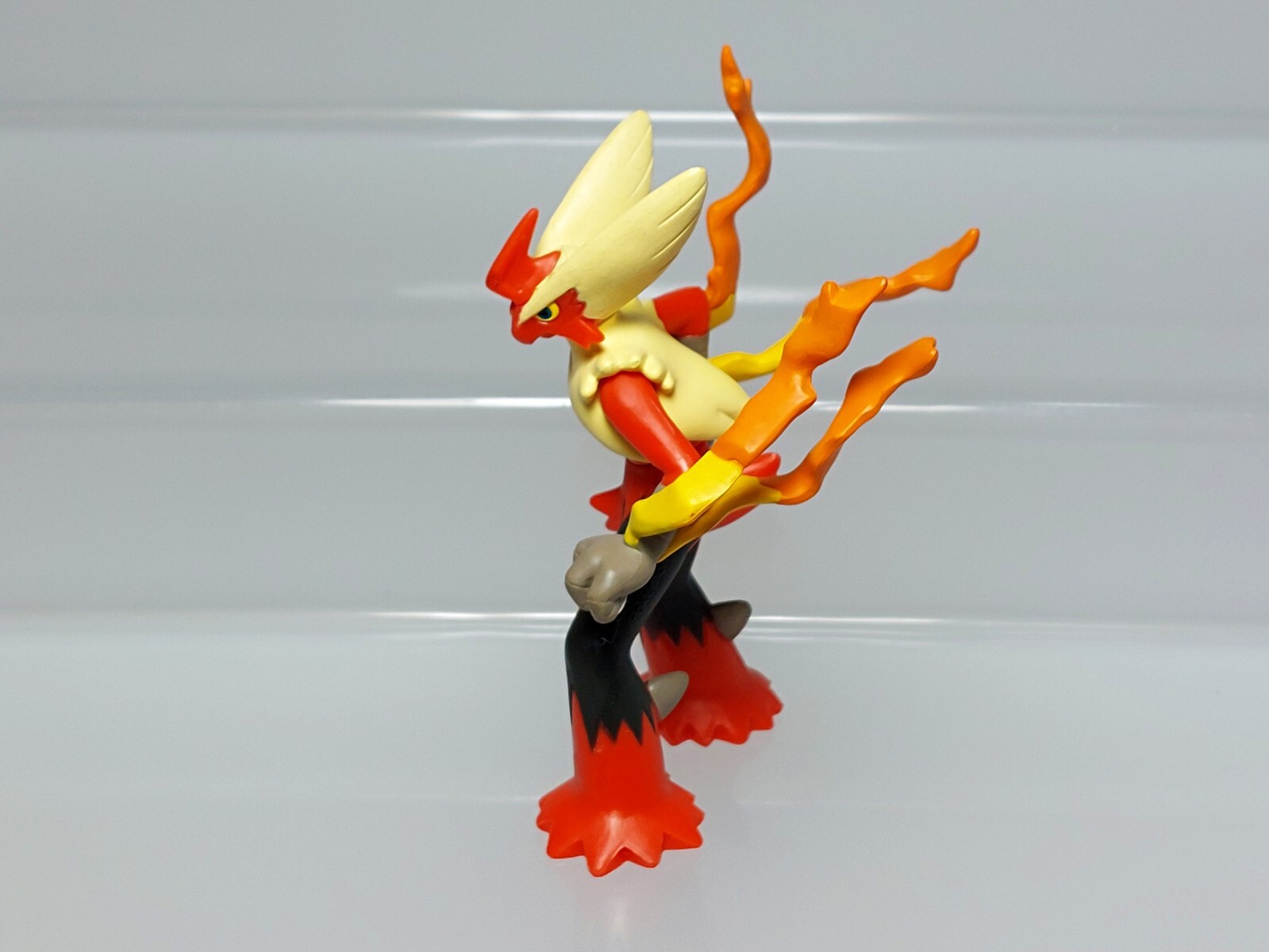 Mega Blaziken Pokemon Moncolle Monster Collection Figure Tomy 2013 B06 2.6in