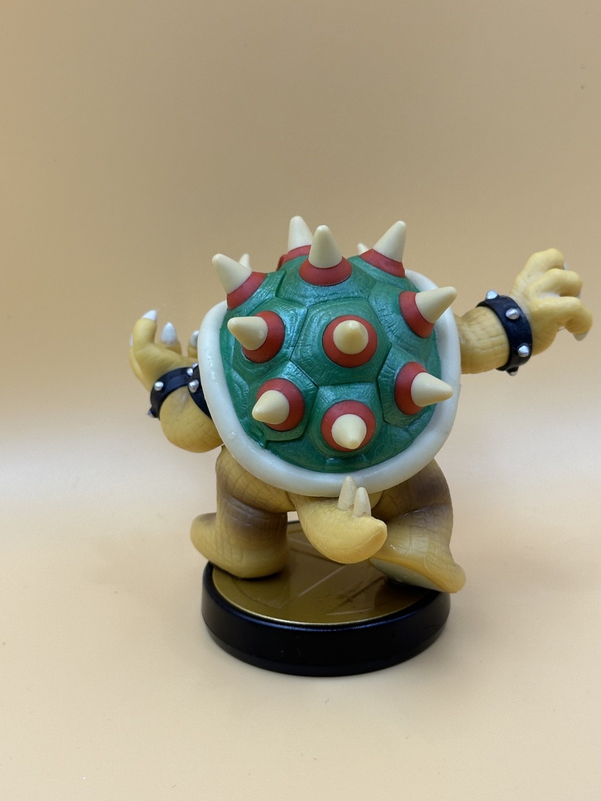 Nintendo Super Smash Bros. Bowser amiibo Out of Box