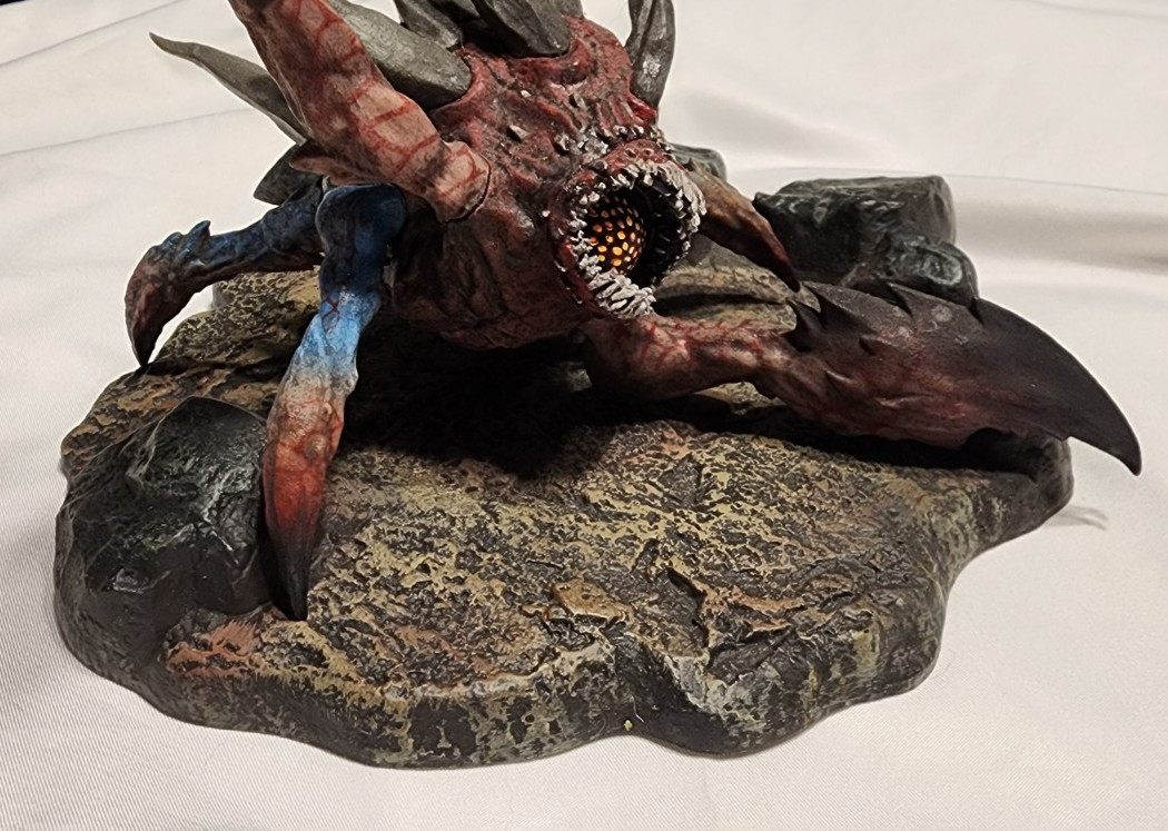 Defiance Hellbug Figure 2013 Limited Edition Statue Trion PlayStation