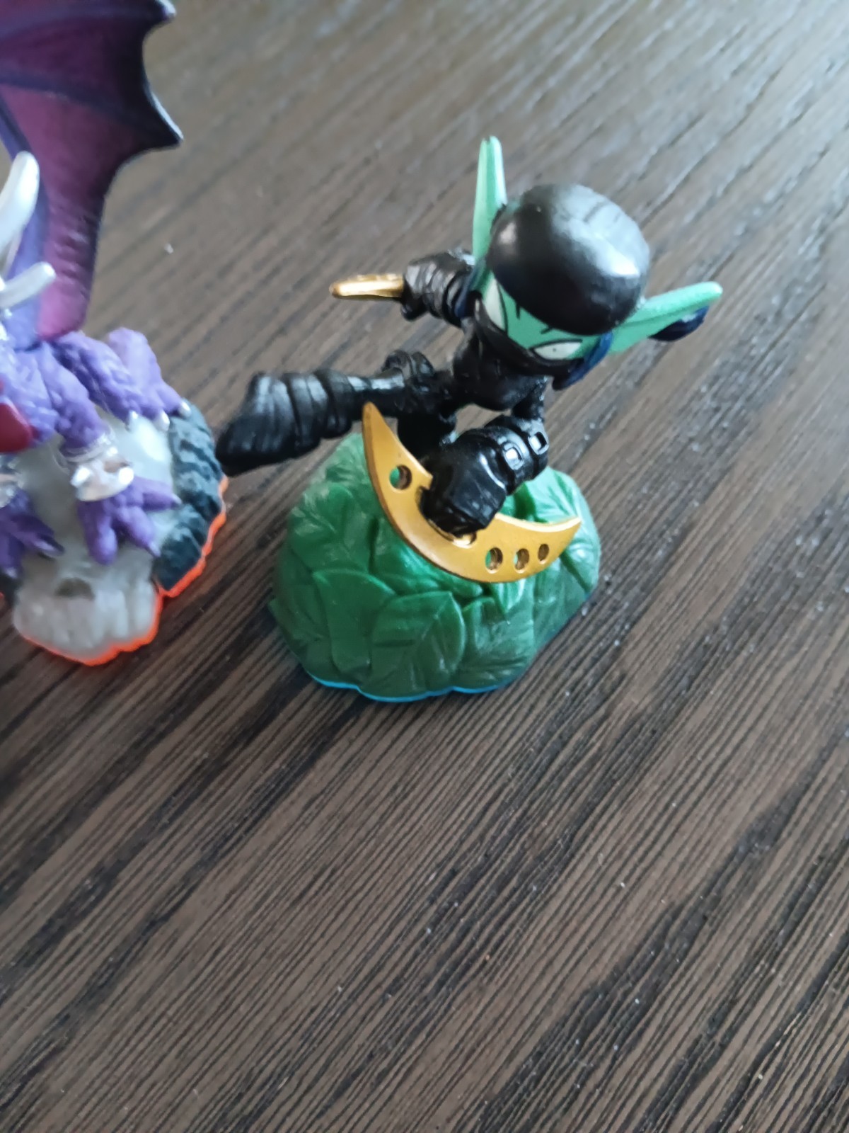 Skylander Phantom Cynder- Blades Dark Ninja Elf