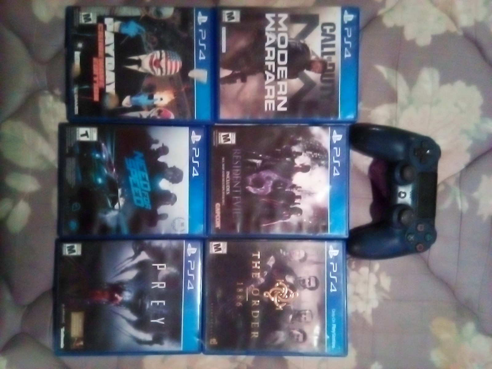 ps4 controller, Dark Blue, not sure of brand, small size, In great condition