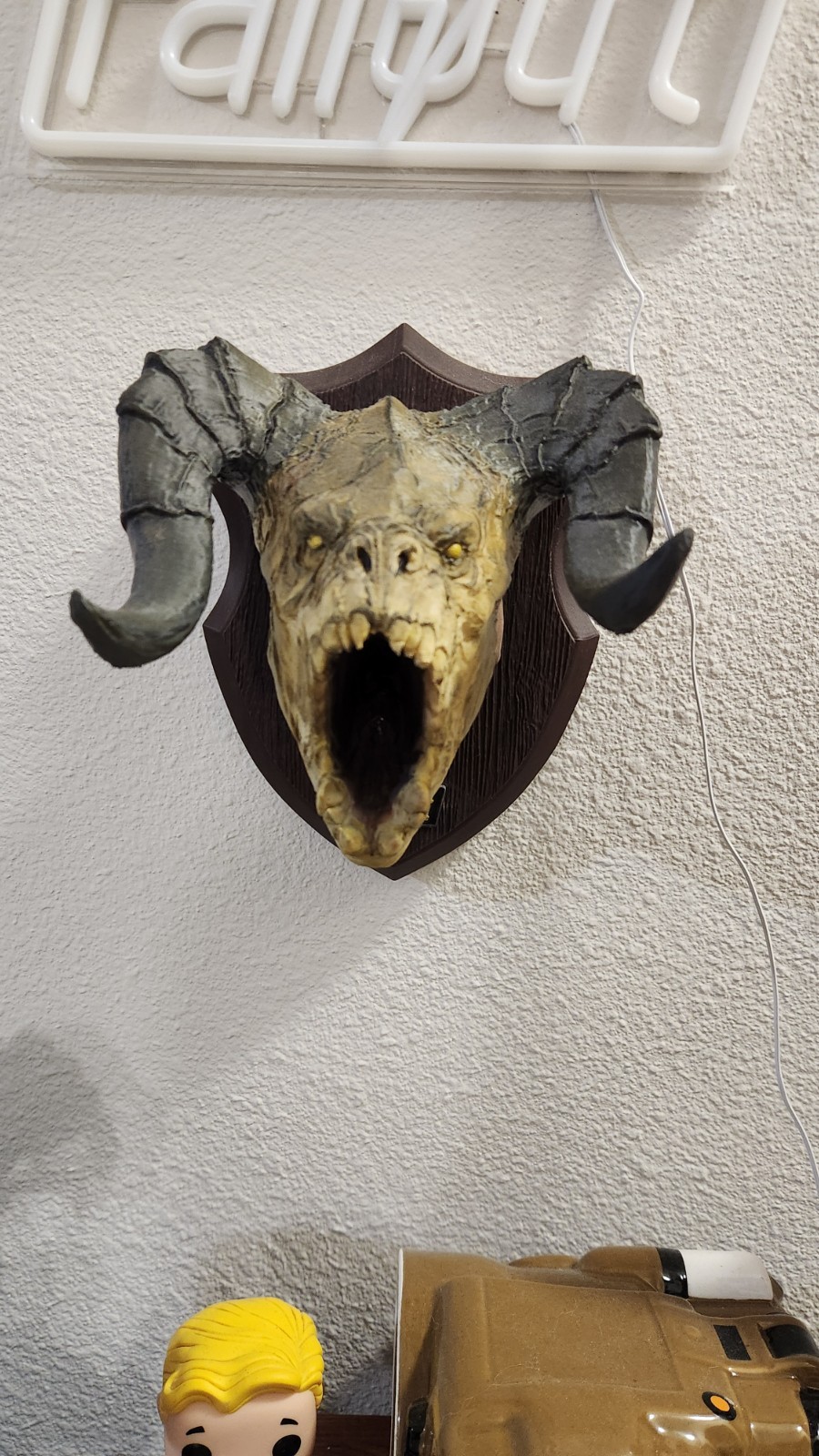 Fallout Mounted Deathclaw trophy 3D printed hand painted